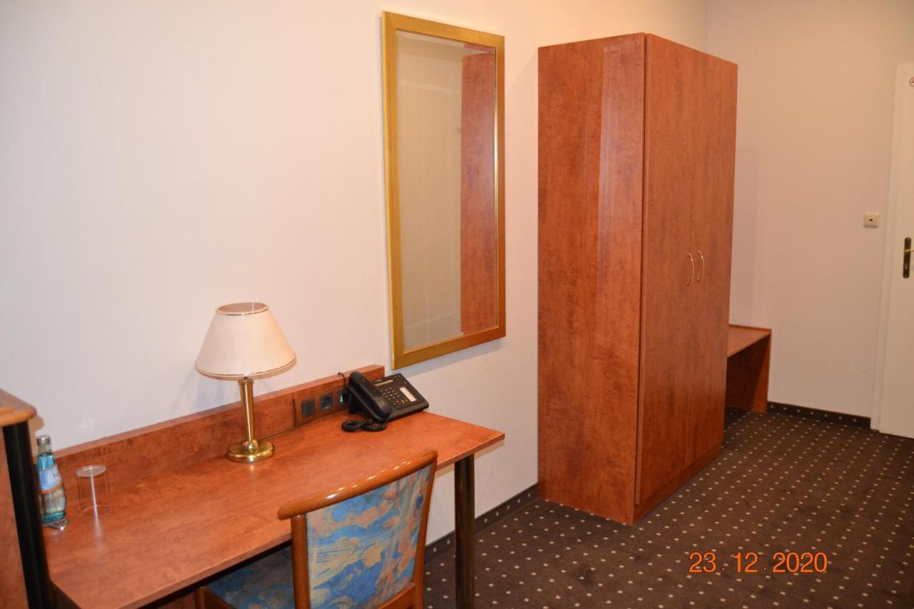 Hotel Zeil Francfort-sur-le-Main Extérieur photo