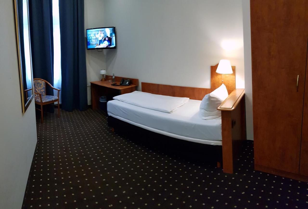 Hotel Zeil Francfort-sur-le-Main Extérieur photo