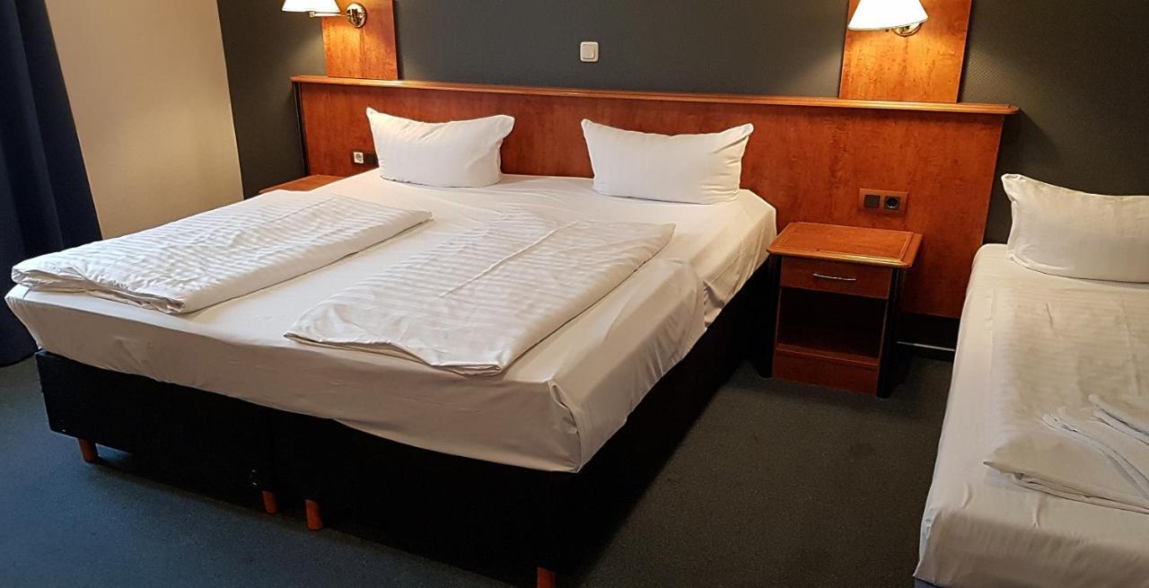 Hotel Zeil Francfort-sur-le-Main Extérieur photo