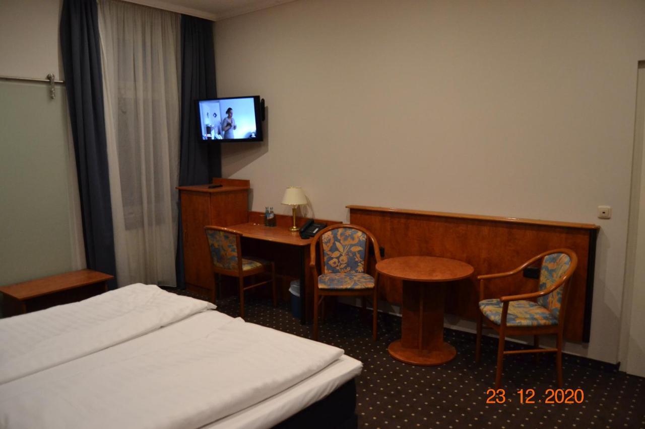 Hotel Zeil Francfort-sur-le-Main Extérieur photo