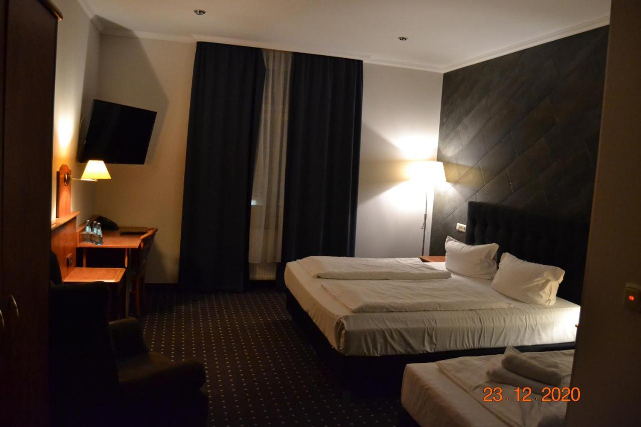 Hotel Zeil Francfort-sur-le-Main Extérieur photo
