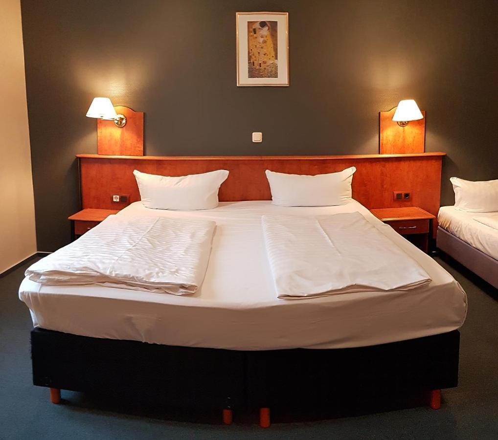 Hotel Zeil Francfort-sur-le-Main Extérieur photo