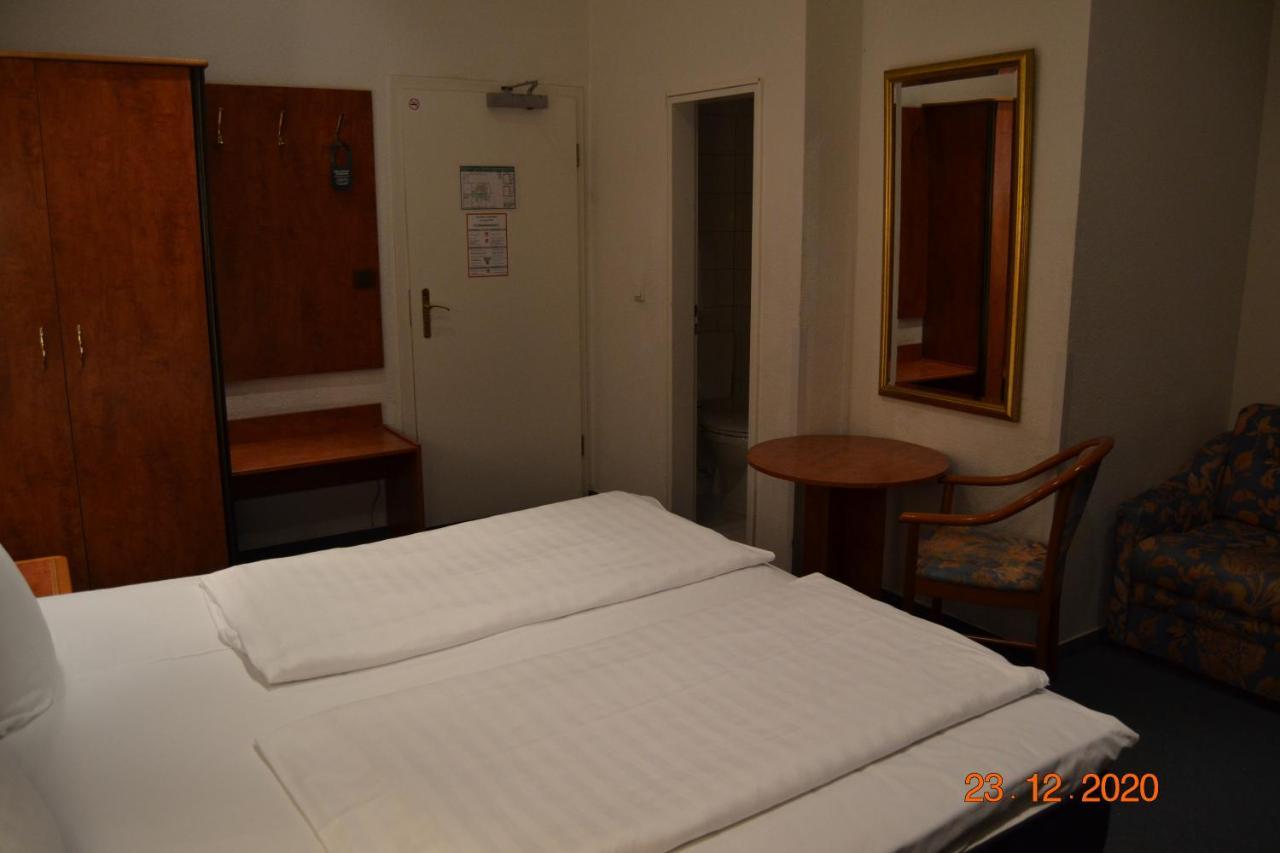 Hotel Zeil Francfort-sur-le-Main Extérieur photo