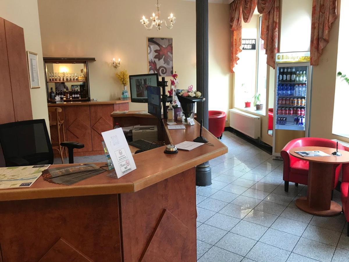 Hotel Zeil Francfort-sur-le-Main Extérieur photo