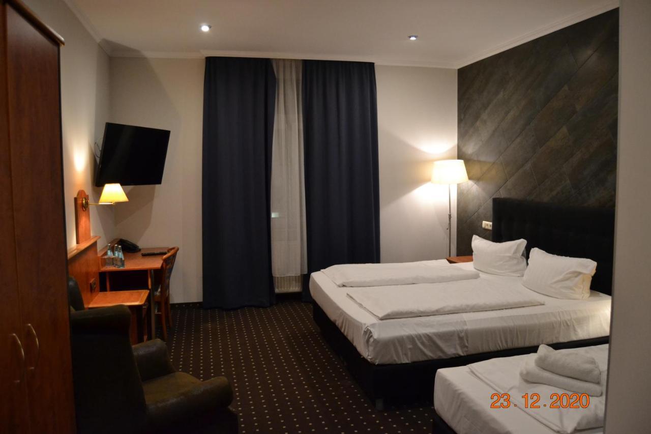 Hotel Zeil Francfort-sur-le-Main Extérieur photo